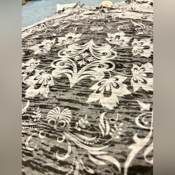 Sundance V-Neck Floral Boho Tank top size Large - Picture 9 of 9